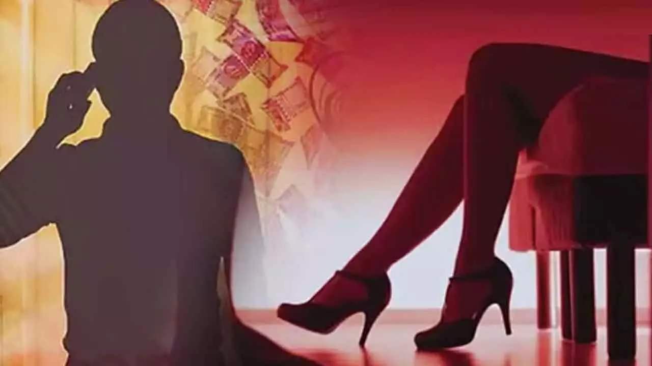 Yoga teacher goes astray, falls victim to honey trap Yoga teacher goes astray, falls victim to honey trap