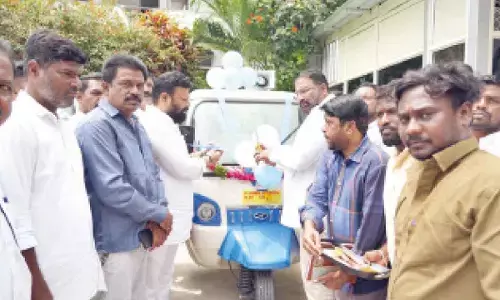 Electric auto garbage vehicles launched