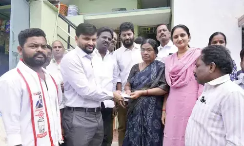 Smart rice cards distributed in Anantapur city