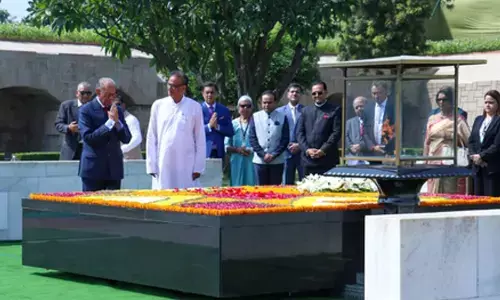 Mauritius PM Ramgoolam pays tribute to Mahatma Gandhi, former PM Vajpayee