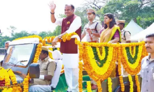 Public welfare is core of governance: Komatireddy