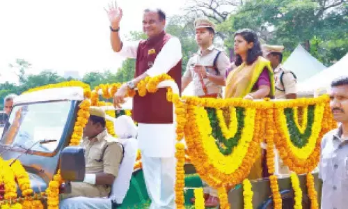 Public welfare is core of governance: Komatireddy