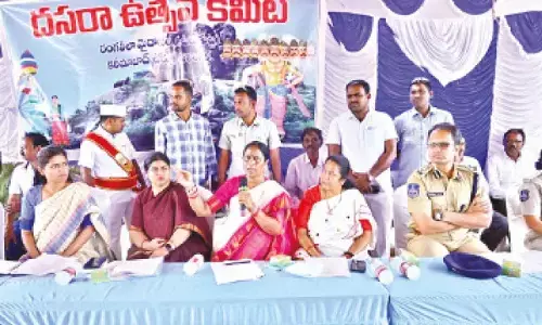 Make elaborate arrangements for Bathukamma, Dasara celebrations: Minister Konda Surekha