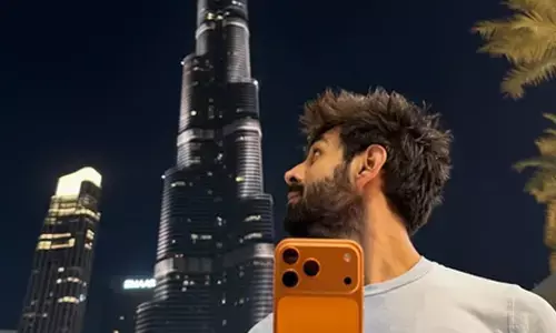 Kartik Aaryan captures Burj Khalifa in Dubai, adds a witty twist