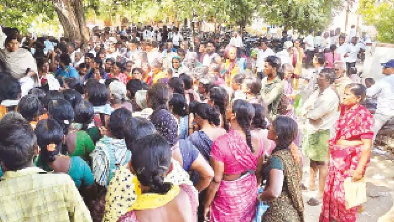 Farmers get two bags urea after three protests in single day