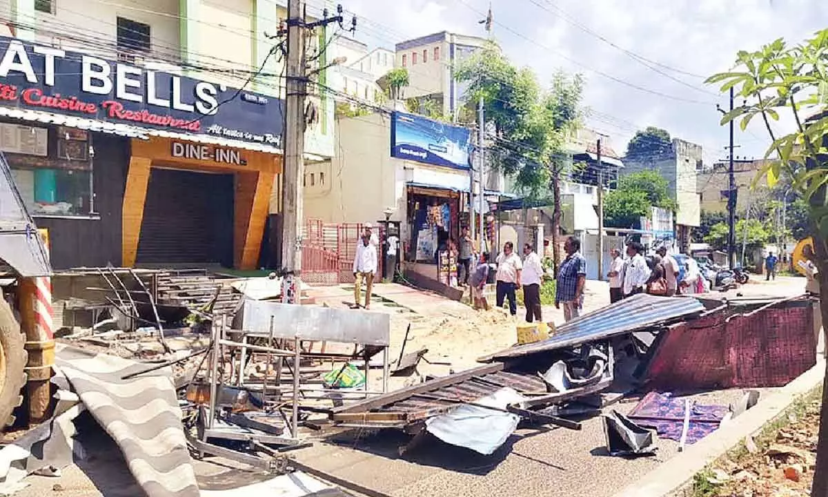 GVMC removes stalls of night food court