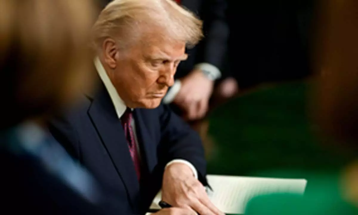 US Prez Trump tightens H-1B visa rules, introduces $100,000 annual fee US Prez Trump tightens H-1B visa rules, introduces $100,000 annual fee
