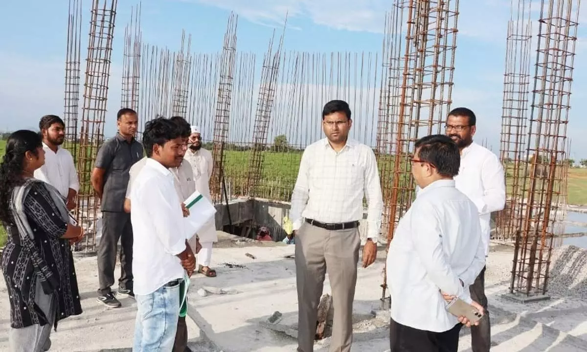Collector Santosh Reviews Double-Bedroom Houses and Women’s Association Building Works Collector Santosh Reviews Double-Bedroom Houses and Women’s Association Building Works
