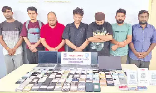 Police busts online betting racket, 7 held