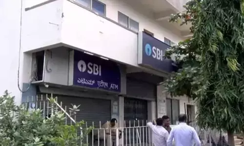 SBI robbery breakthrough : Gold packets and cash recovered in Vijayapura case