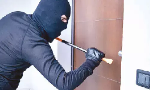 Juvenile detained for armed robbery in Delhi