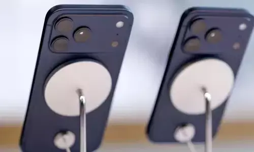 Apple’s iPhone 17 Faces Early Scratches Backlash in China Despite Asia’s Strong Launch Demand