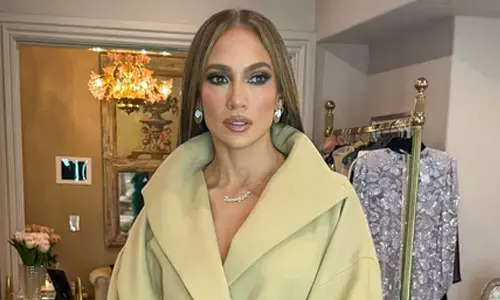 JLo, Ben Affleck put Beverly Hills mansion back on sale after slashing the price