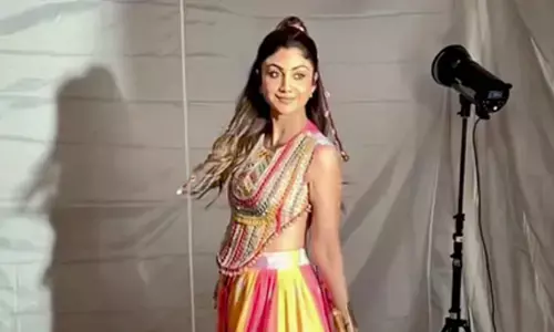 Shilpa Shetty is garba ready with a beautiful multicolored lehenga this Navratri