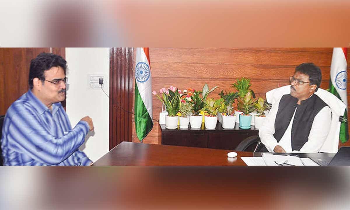 Twenty-Point Programme chairman meets new district collector