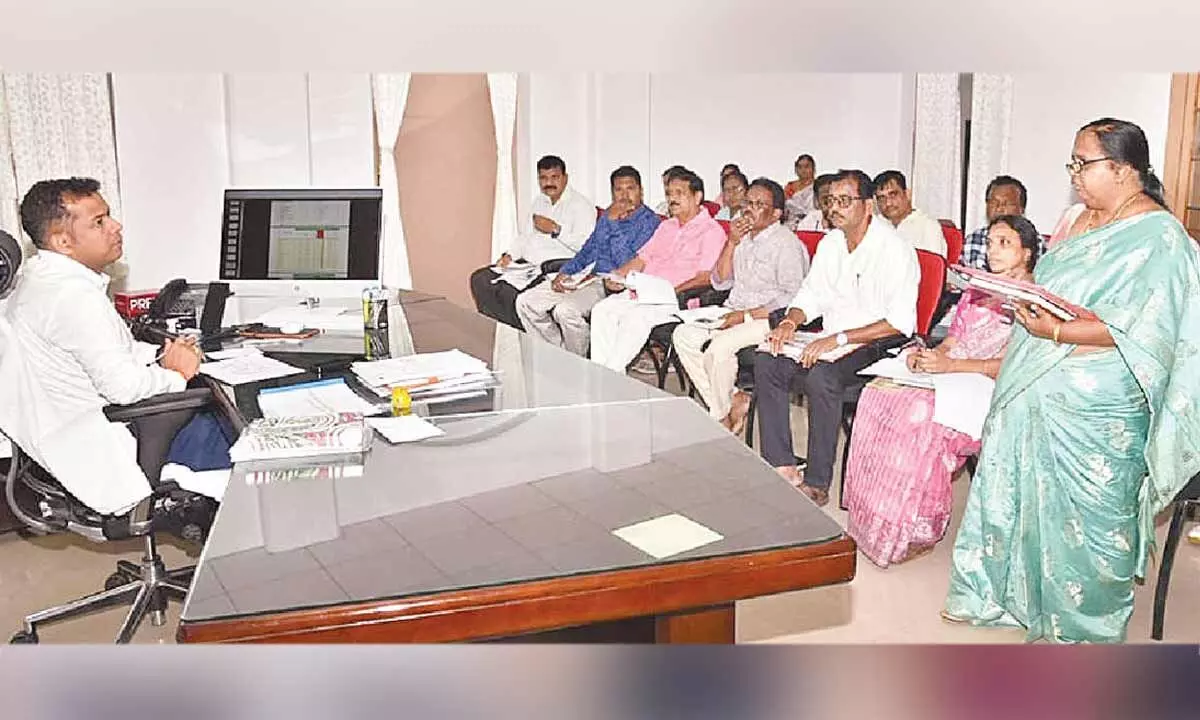 Take steps to encourage farm mechanisation