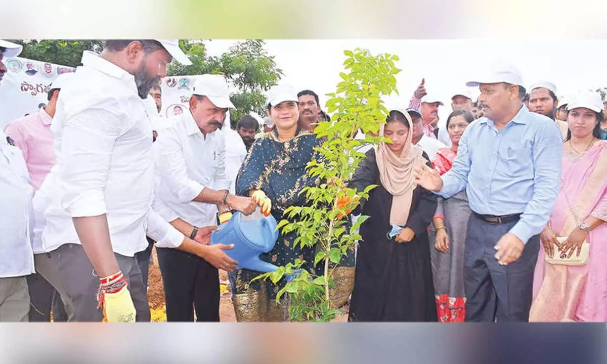 Collective efforts needed to achieve ‘Swachh Nandyal’ goal: Minister Farooq