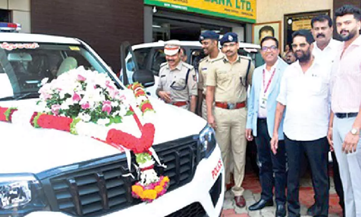 Bank donates two vehicles to Mangaluru city police