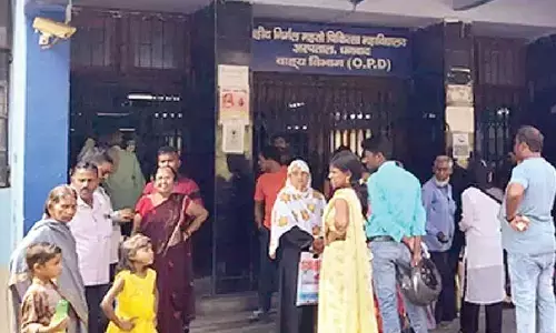 Jr doctors at Dhanbad MCH launch indefinite strike