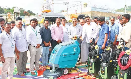 IDBI donates 18 cleaning machines to TTD