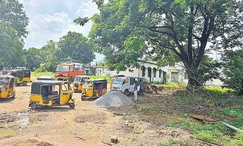 ‘Foul’ welcome to patients at govt hospital