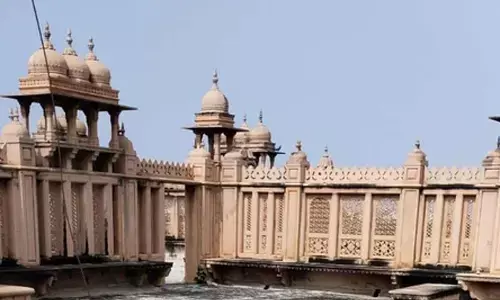 Bid to hoist princely flag at Moti Mahal in Bharatpur; panchayat convened in Deeg