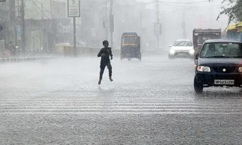 Monsoon lingers on in MP, heavy rain alert issued for Sep 25-26