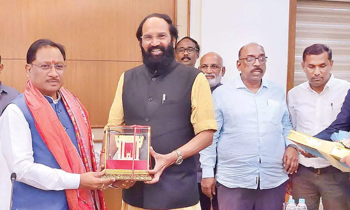 Uttam convinces Chhattisgarh CM to give a thumbs-up to Sammakka Sagar project Uttam convinces Chhattisgarh CM to give a thumbs-up to Sammakka Sagar project