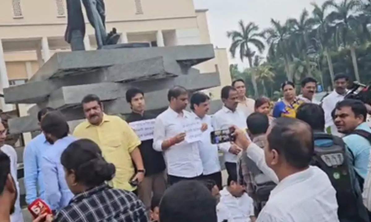 BJD stages massive protest against curtailment of Panchayati Raj powers in Odisha