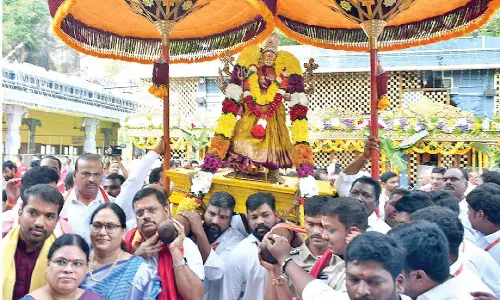 Dasara celebrations kick off atop Indrakeeladri