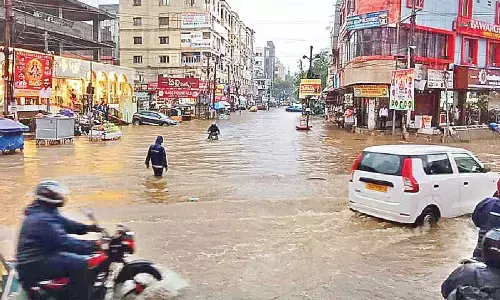 Hyderabad Weather Today  – Rain, Clouds, and Wind