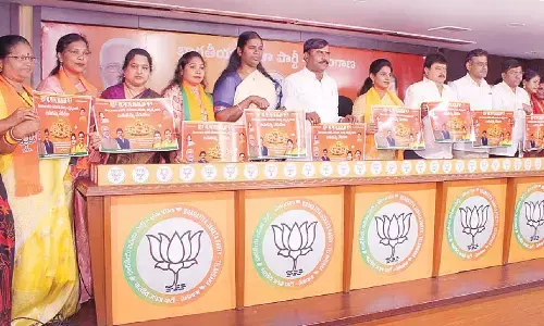 Iconic C’minar to reverberate with Bathukamma festivities by BJP Mahila Morcha today