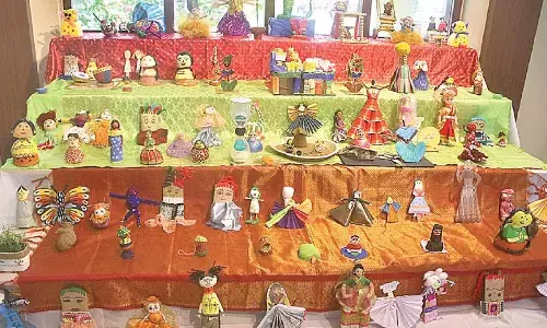 Students craft eco-friendly gombegalu for Navratri with rags and old clothes