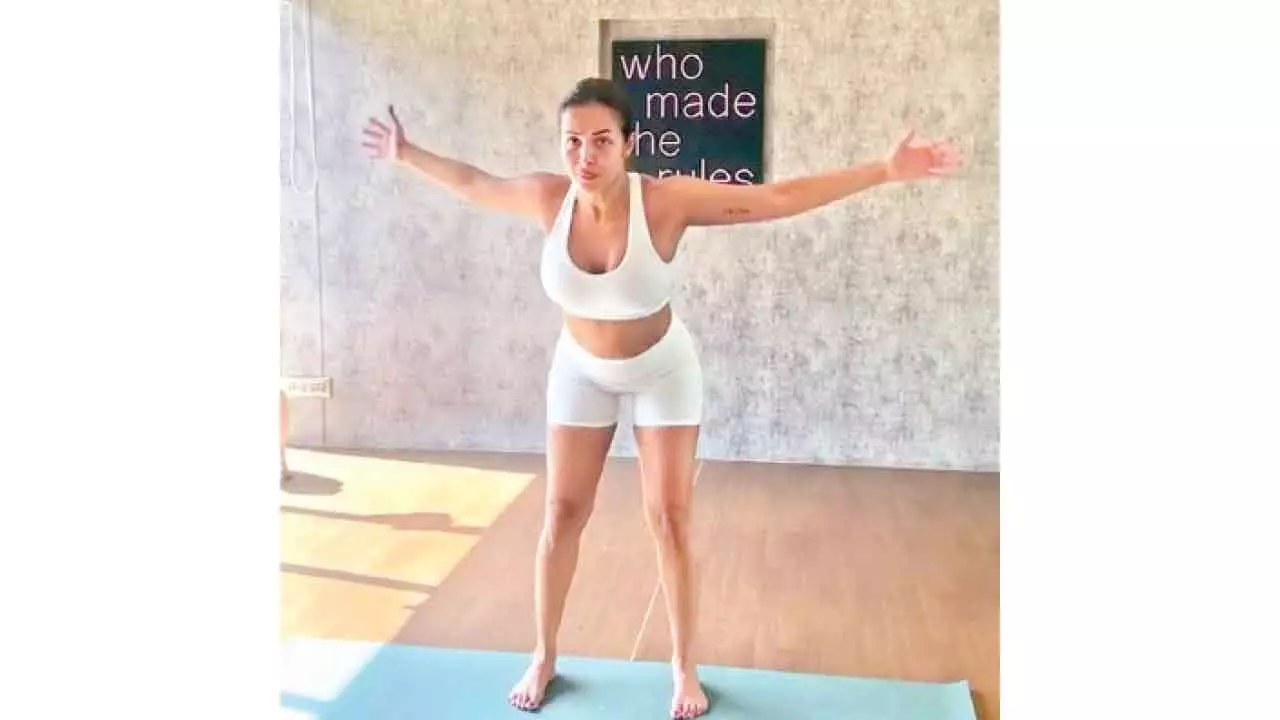 Malaika Arora demonstrates Chinese movements to release tension and strengthen the body Malaika Arora demonstrates Chinese movements to release tension and strengthen the body