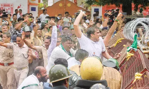 BJD workers scuffle with police during Assembly gherao