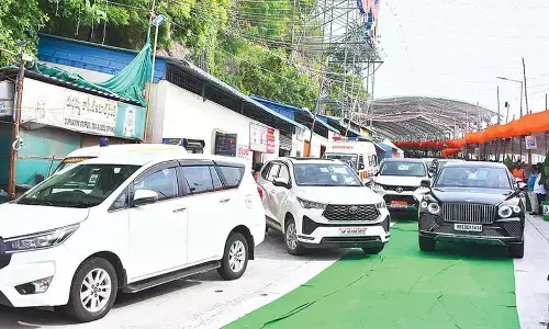 Traffic chaos as VIP darshan rules flouted