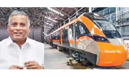 Somanna reviews railway projects in coastal Karnataka