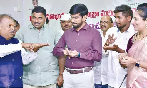 Govt committed to welfare of hearing-impaired: Collector