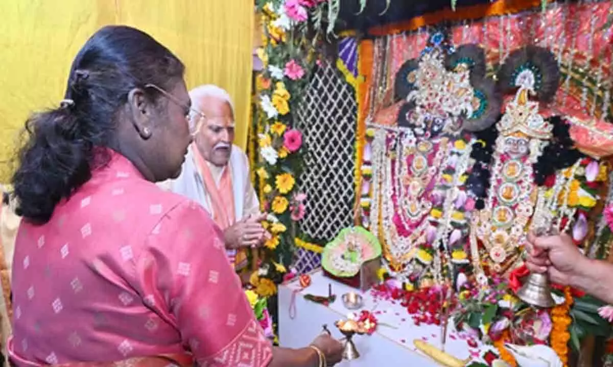 President Murmu offers prayers at prominent Mathura, Vrindavan temples President Murmu offers prayers at prominent Mathura, Vrindavan temples
