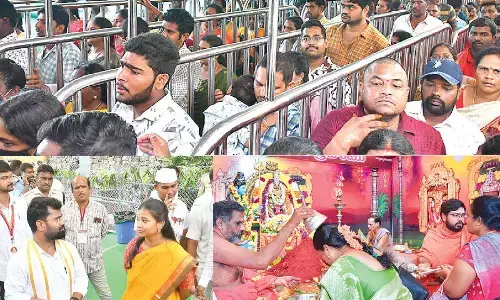 Huge turnout of devotees on third day