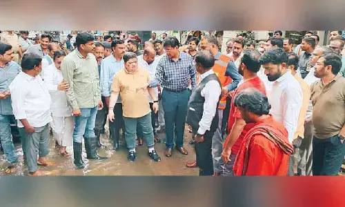 Ministers inspect flood-hit areas in Jubilee Hills segment