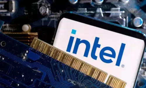 Intel Courts Apple for Investment as Chipmaker Seeks Revival Amid Global Tech Backing