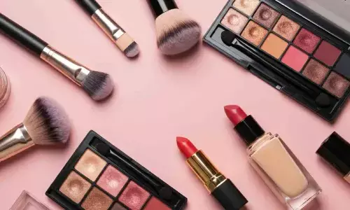 Durga Puja 2025: Makeup Tips to Shine Bright This Festive Season