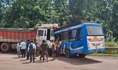 Six die in bus-truck crash in Sundargarh