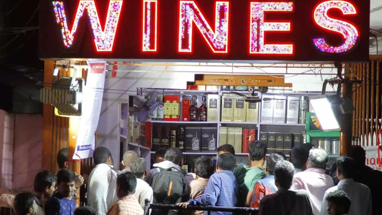 Govt issues notification for new liquor shops in advance Govt issues notification for new liquor shops in advance