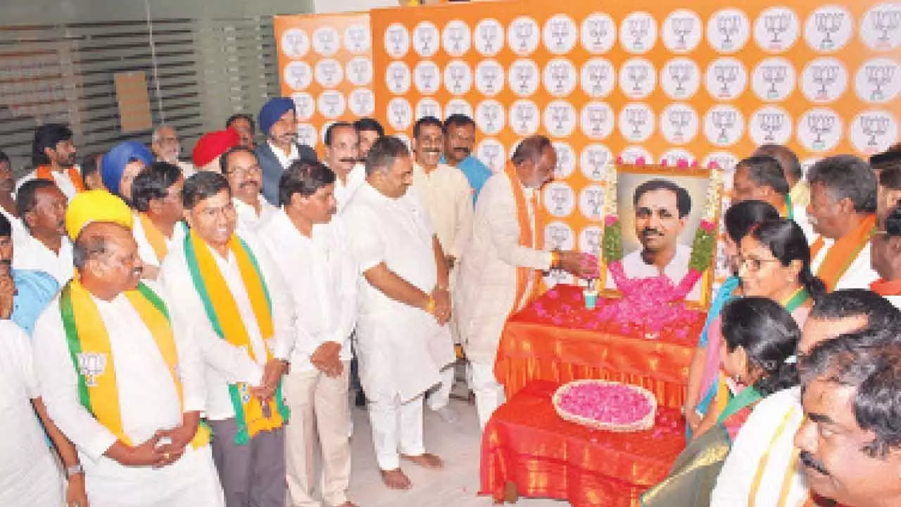 BJP celebrates Pt Deendayal Upadhyaya jayanti with call for Swadeshi commitment BJP celebrates Pt Deendayal Upadhyaya jayanti with call for Swadeshi commitment