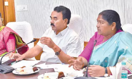 Ministers prod babus to add more zing to Bathukamma celebrations on Sept 29