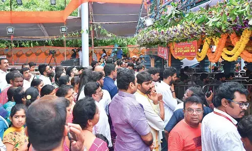 Lack of coordination results in long wait for darshan