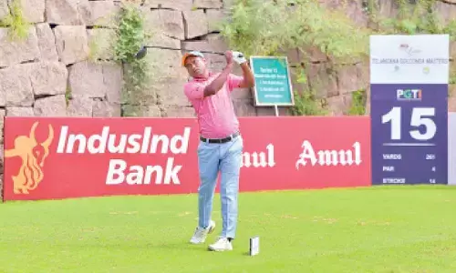 Jamal dominates 3rd round, takes 4-shot lead