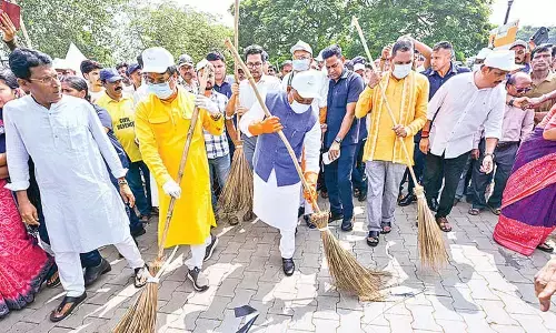 State has to be in top 3 in cleanliness: CM